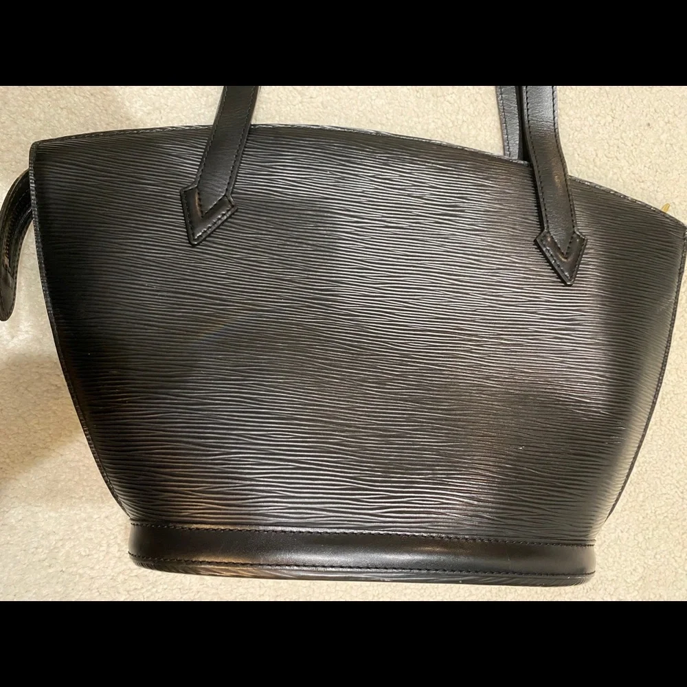 Authentic Epi Black LV Bag - Picture 4 of 9